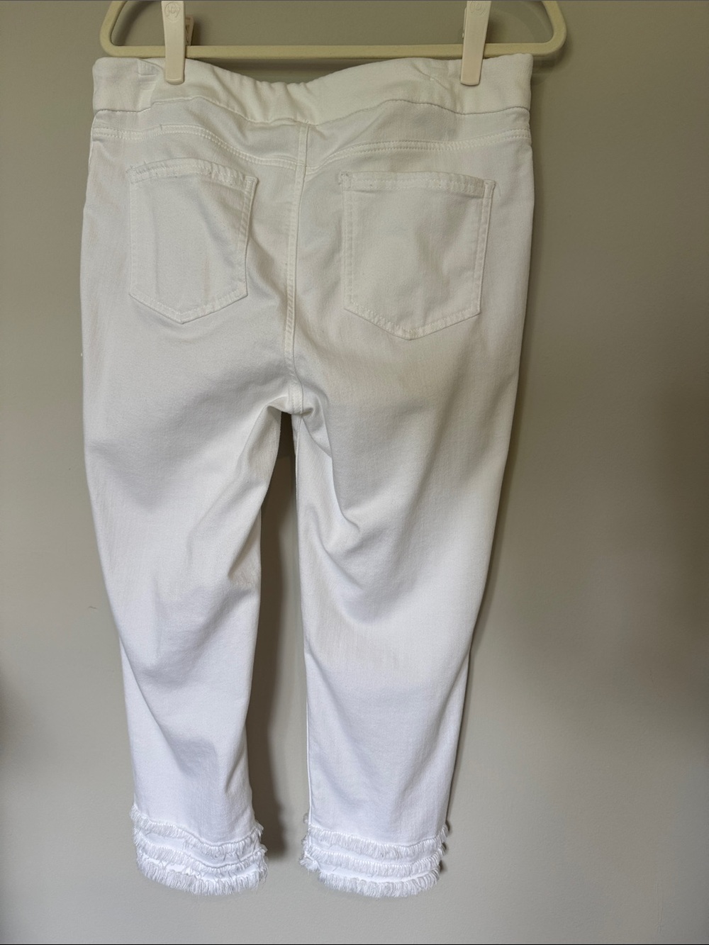 Chico's White Cropped Triple Frayed-Hem Pull On Pants Size 2 (10/12) - Picture 4 of 8